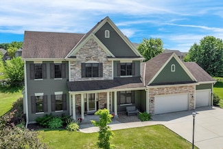 501 Wynnewood Ct, Waukesha, WI 53188