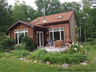 68 Cross Patch Rd, Willow, NY 12495