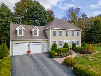 32 Shamrock Dr, Gorham, ME 04038