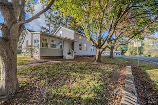 7097 Van Buren Rd, Baldwinsville, NY 13027