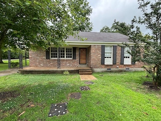801 Williamsburg Dr, Amory, MS 38821