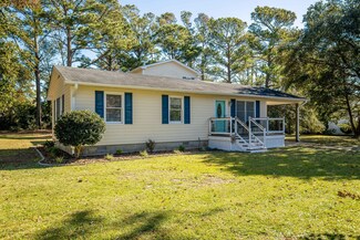 109 Bogue Dr, Newport, NC 28570
