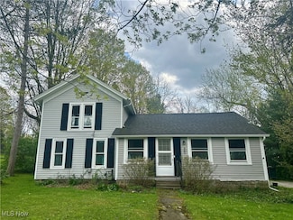 13621 W Spring St, Burton, OH 44021