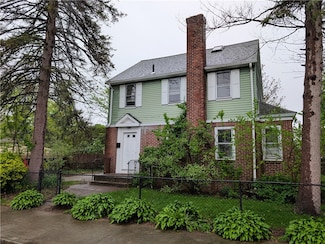 33 Zella St, Providence, RI 02908