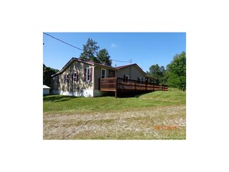 8905 Henryville Otisco Rd, Otisco, IN 47163
