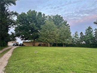 1310 N 17th St, Atchison, KS 66002