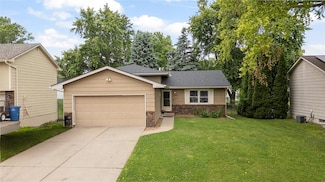 1924 Thornton Ct, Des Moines, IA 50320