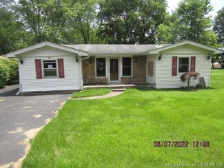 9031 S Spring St, Scottsburg, IN 47170