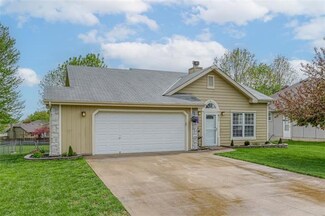 611 Willow Brook Dr, Raymore, MO 64083