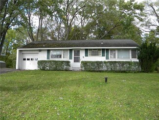 5 Channing Ln, Camillus, NY 13031