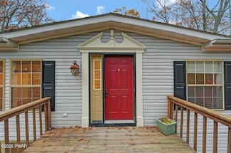 146 Longridge Dr, Hawley, PA 18428