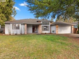 6144 SE Eastbrook Dr, Milwaukie, OR 97222