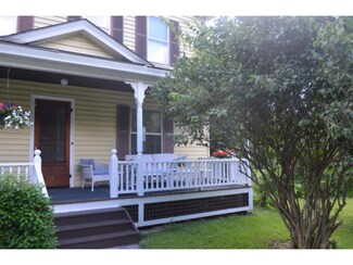 10 Maple Ct, Sunapee, NH 03782