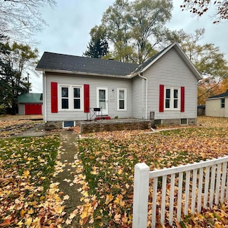 219 Ellis St, Caro, MI 48723