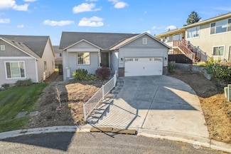 216 N 78th Ave, Yakima, WA 98908