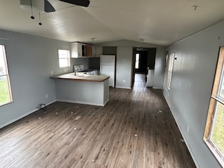 783 Ascot Cir, Almont, MI 48003