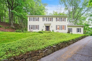 32 Lord William Penn Dr, Morristown, NJ 07960
