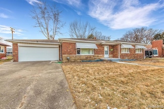 23141 Raven Ave, Eastpointe, MI 48021