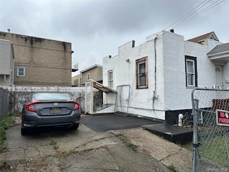 10709 156th St, Jamaica, NY 11433