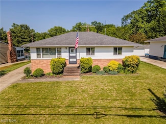 9235 Lincoln Dr, Northfield, OH 44067