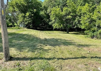 504 W 10th St, Stewartsville, MO 64490