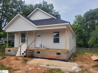 200 Broadus St, Greer, SC 29651
