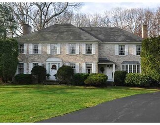 105 Fox Run, East Greenwich, RI 02818