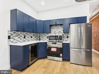1021 W Glenwood Ave, Philadelphia, PA 19133