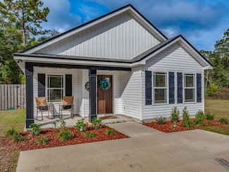 150 John Mills Cir, Sopchoppy, FL 32358