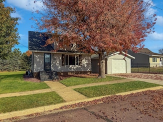 440 Prairie Ave, Lake Wilson, MN 56151