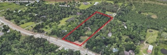 1408 N Main St, Highlands, TX 77562