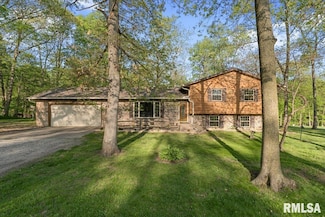 1401 265th St, Sherrard, IL 61281