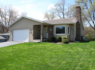 3827 Eastway Dr, Island Lake, IL 60042