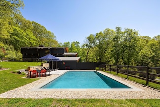 21 Black Spring Rd, Pound Ridge, NY 10576
