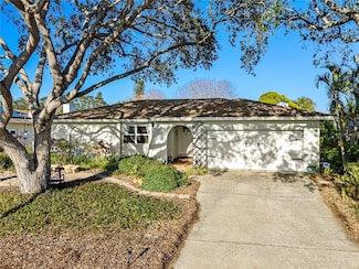 8083 Bayhaven Dr, Seminole, FL 33776