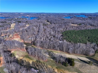 828 Windlass Rd, North Shore, VA 24121