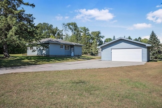 1300 Harbor Ln N, Plymouth, MN 55447