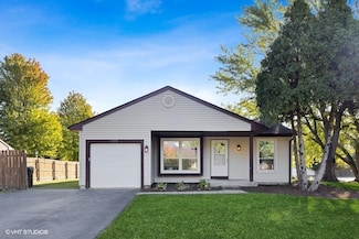 2108 Navarone Dr, Naperville, IL 60565