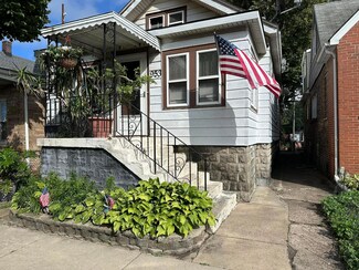 953 Pearl St, Whiting, IN 46394