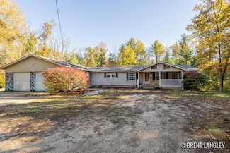 7308 E 76th St, Newaygo, MI 49337