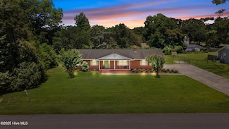 4912 Cypress Shores Dr, New Bern, NC 28562