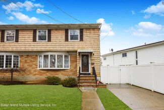 26 Tatro St, Staten Island, NY 10306