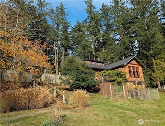 585 White Beach Rd, Eastsound, WA 98245