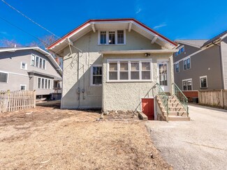 809 Linden Ave, Oak Park, IL 60302