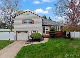 6 Hudson Rd, East Brunswick, NJ 08816