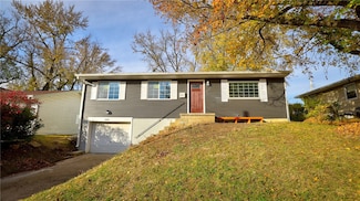 2236 W Oaklawn Dr, Decatur, IL 62526