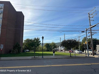 48 S Main St, Carbondale, PA 18407