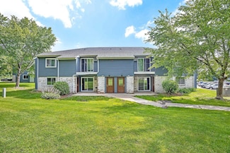 701 Whispering Pines Way Unit 701, Fitchburg, WI 53713
