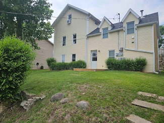 506 E Cook St, Portage, WI 53901
