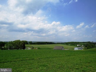 7 Parallel Rd, Pine Grove, PA 17963
